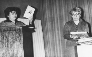 1980 г. 60-летие Загорского музея. Слева-направо: в.н.с. Музеев Московского Кремля Маясова Н.А. и Попеску Т.А. (директор музея)
