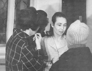 1971 г. Открытие выставки. О.В. Круглова, Т.Н. Манушина (в центре)