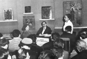 1962 г. Конференция по собиранию новых экспонатов для коллекций музея. Выступает Николаева Т. В.