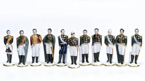 Серия скульптур «Генералы русской армии 1812 г.». 2012 г.  Московская обл., г. Талдом, р.п. Вербилки. ООО «Дочернее общество Промыслы Вербилок»  Фарфор; роспись надглазурная, позолота